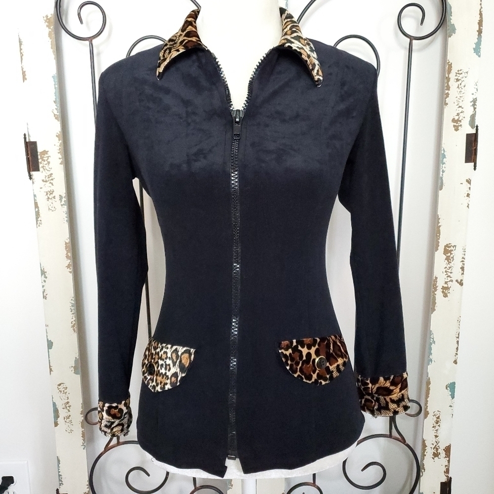 Velvety animal print trimmed cardigan